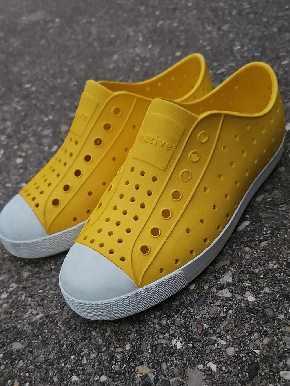 Native Yellow Jefferson Slip-On Sneakers White Toe Caps Water Summer Shoes 2